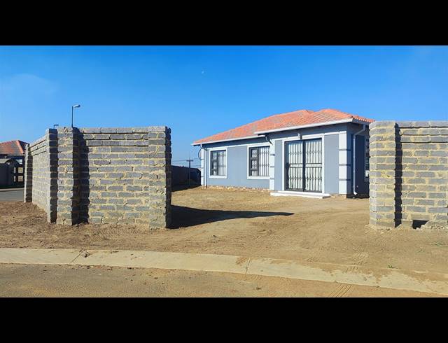 3 BEDROOM HOUSE FOR SALE IN VANDERBIJLPARK CE 4